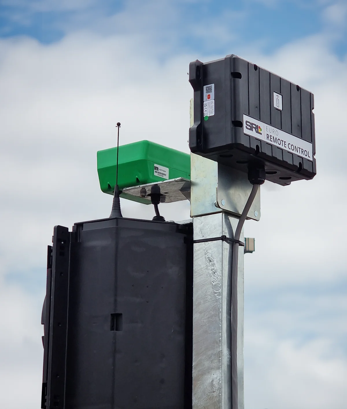 Back of SRL traffic light with remote control